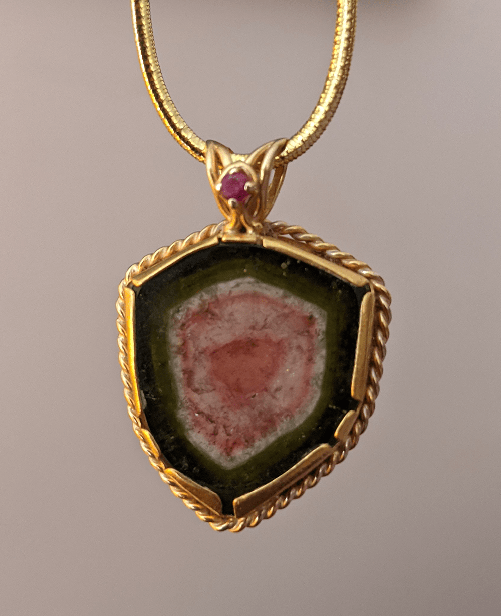 Beautiful Watermelon Tourmaline with an 18 kt. gold Bezel - Anthroposophy Shop